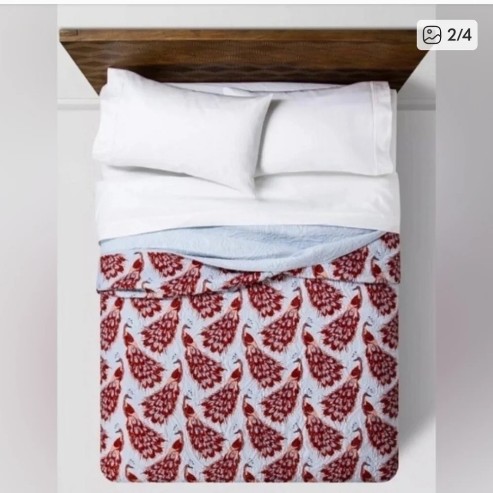 Opalhouse Medallion Peacock Stitch Quilt, NWT